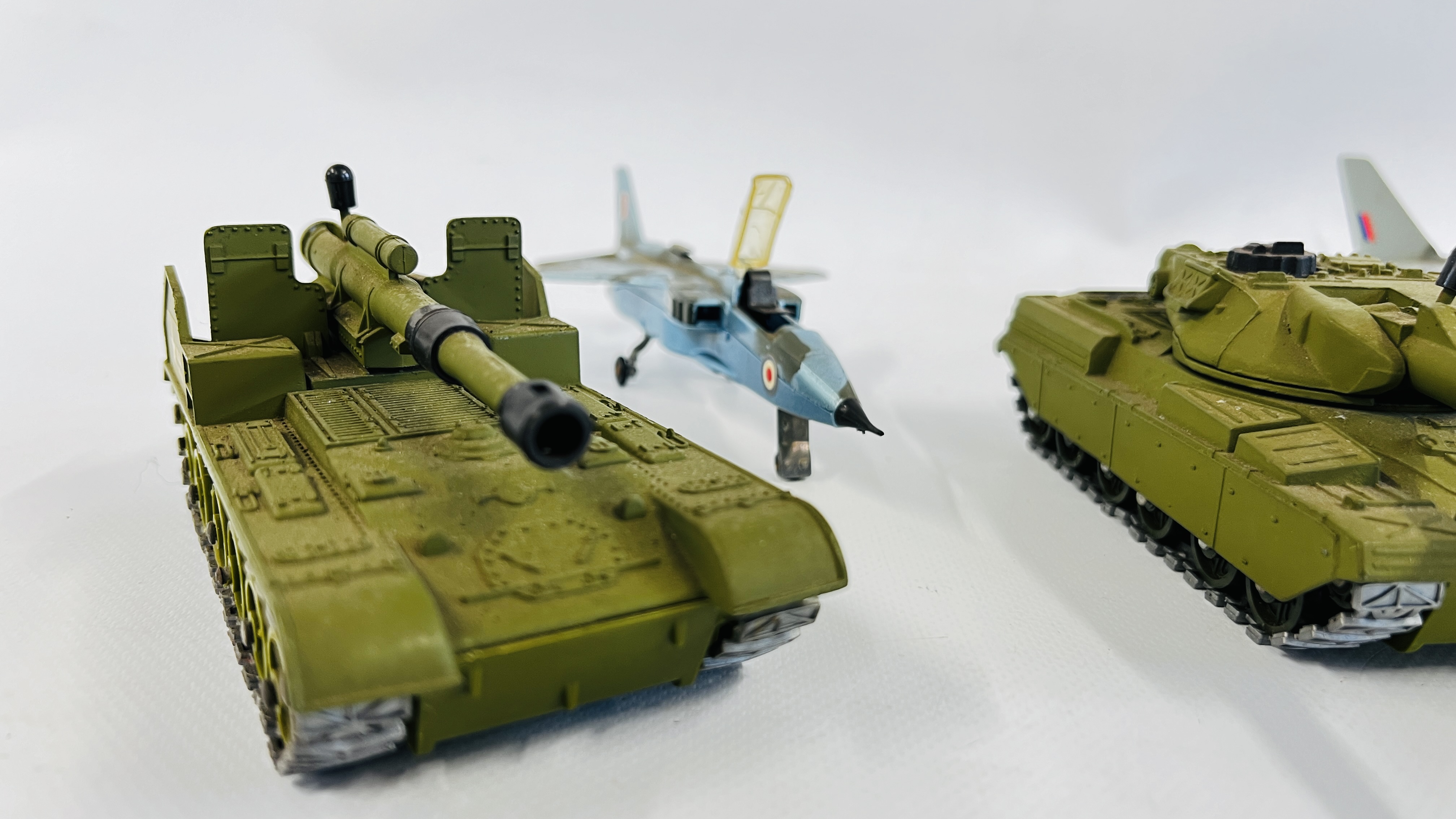 A GROUP OF 4 X DIE-CAST MILITARY DINKY TANKS ALONG WITH 4 X DIE-CAST DINKY FIGHTER PLANES / JETS. - Image 2 of 8