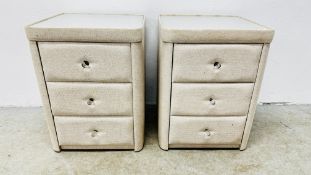 A PAIR STEWART JONES DESIGNER UPHOLSTERED 3 DRAWER BEDSIDE CHESTS WITH GLASS TOPS W 48CM X D 47CM X