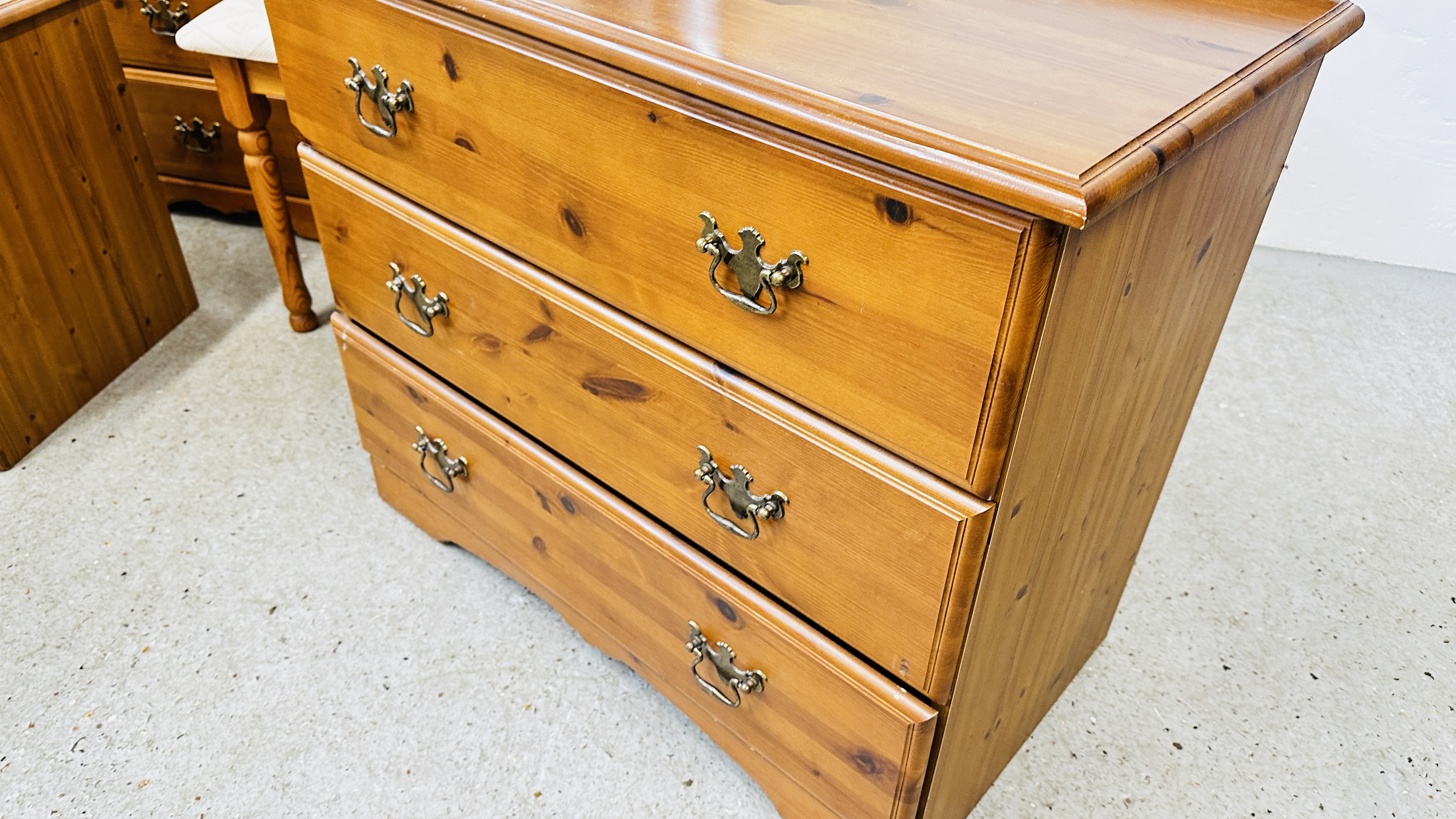 A HONEY PINE 6 DRAWER DRESSING TABLE WITH 3 FOLD MIRROR AND STOOL W 143 X D 44 X H 75CM, - Image 4 of 11