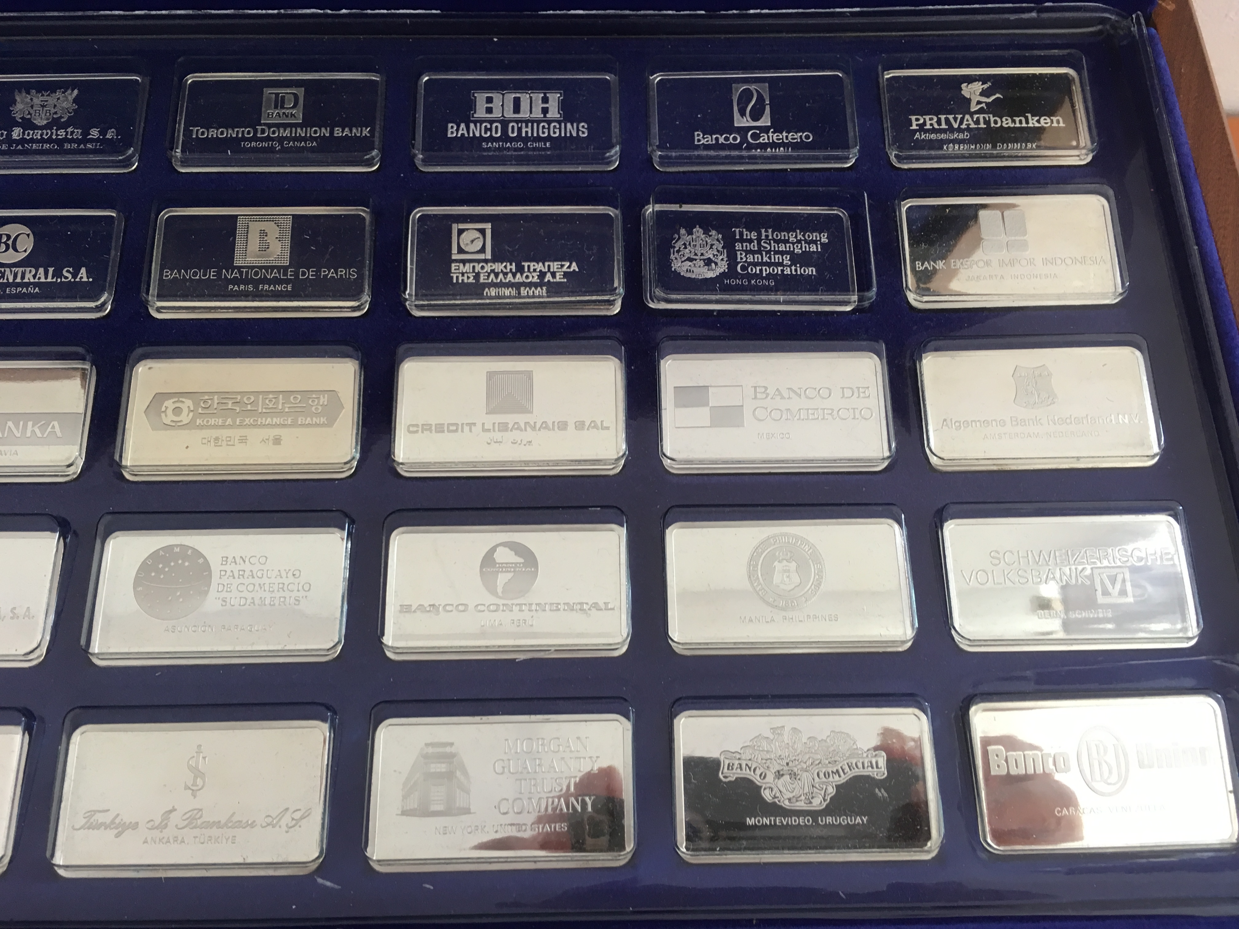 SILVER: PINCHES c1975 THE FIRST INTERNATIONAL BANK INGOT COLLECTION OF FIFTY SILVER INGOTS, - Image 9 of 11