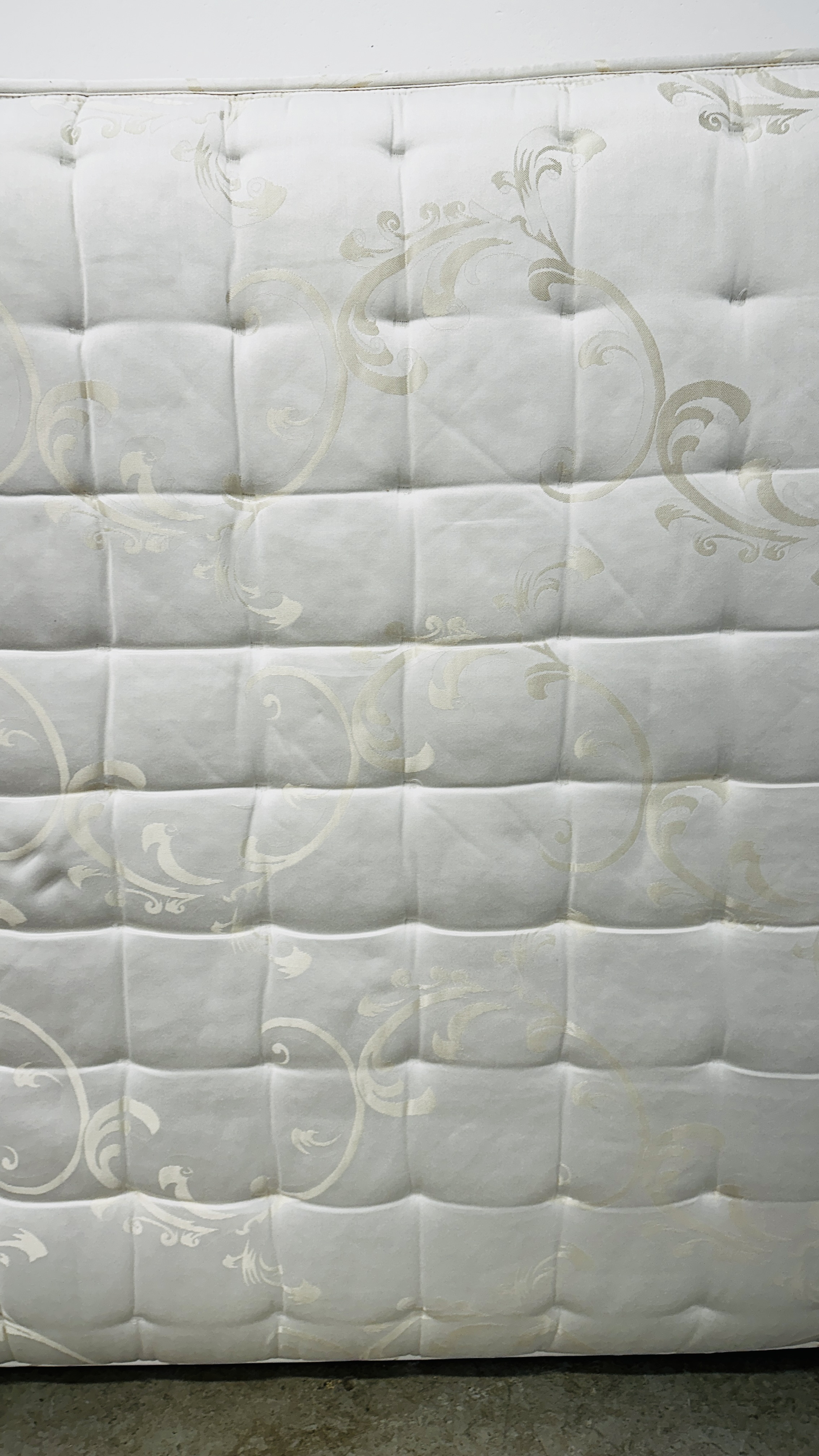 MYERS "AUGUSTA" DEEP QUILTED DOUBLE MATTRESS. - Image 4 of 10