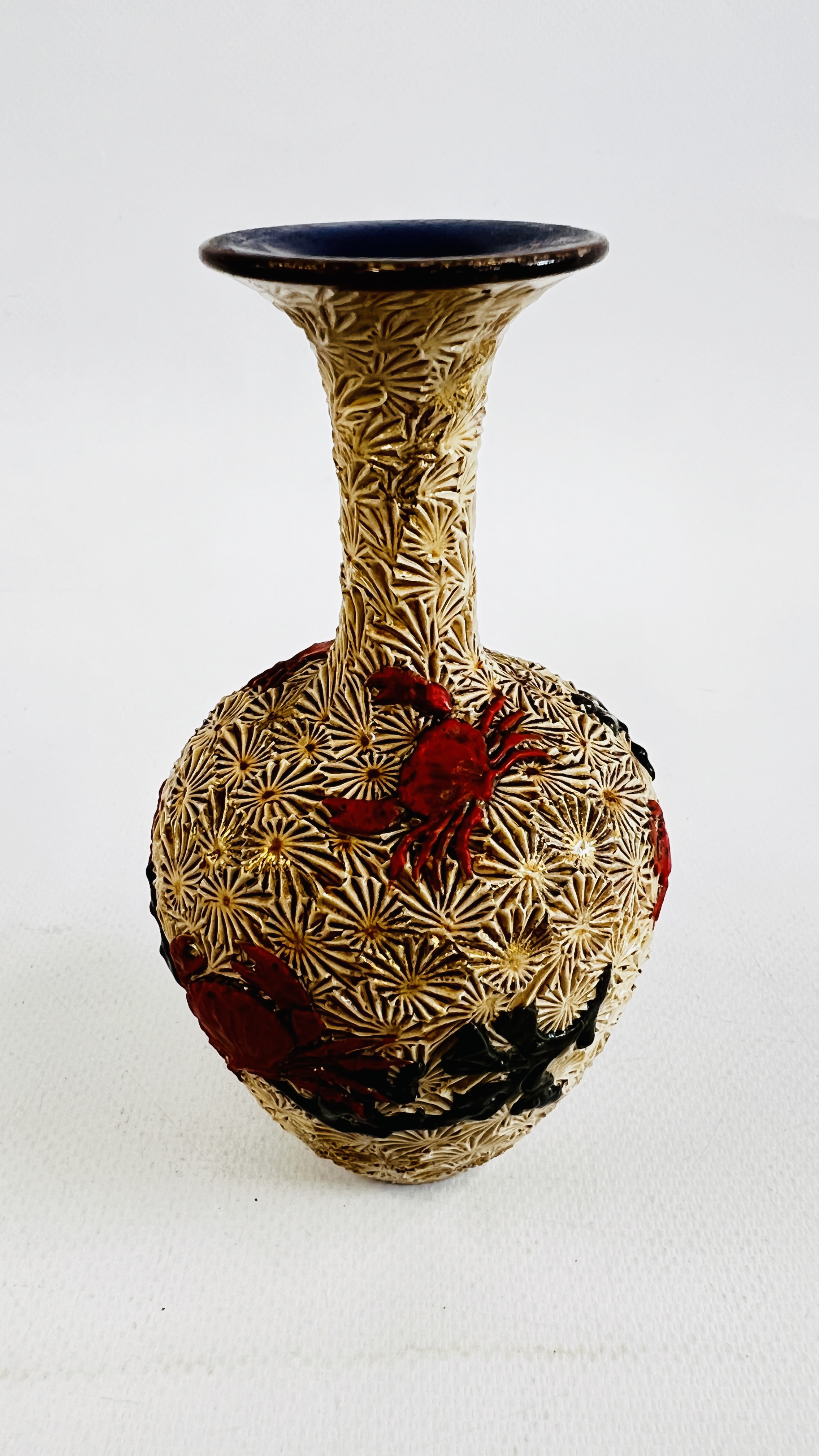AN UNUSUAL DOULTON LAMBETH VASE DEPICTING CRAB AND SEAWEED DECORATION H 12.5CM. - Image 2 of 4