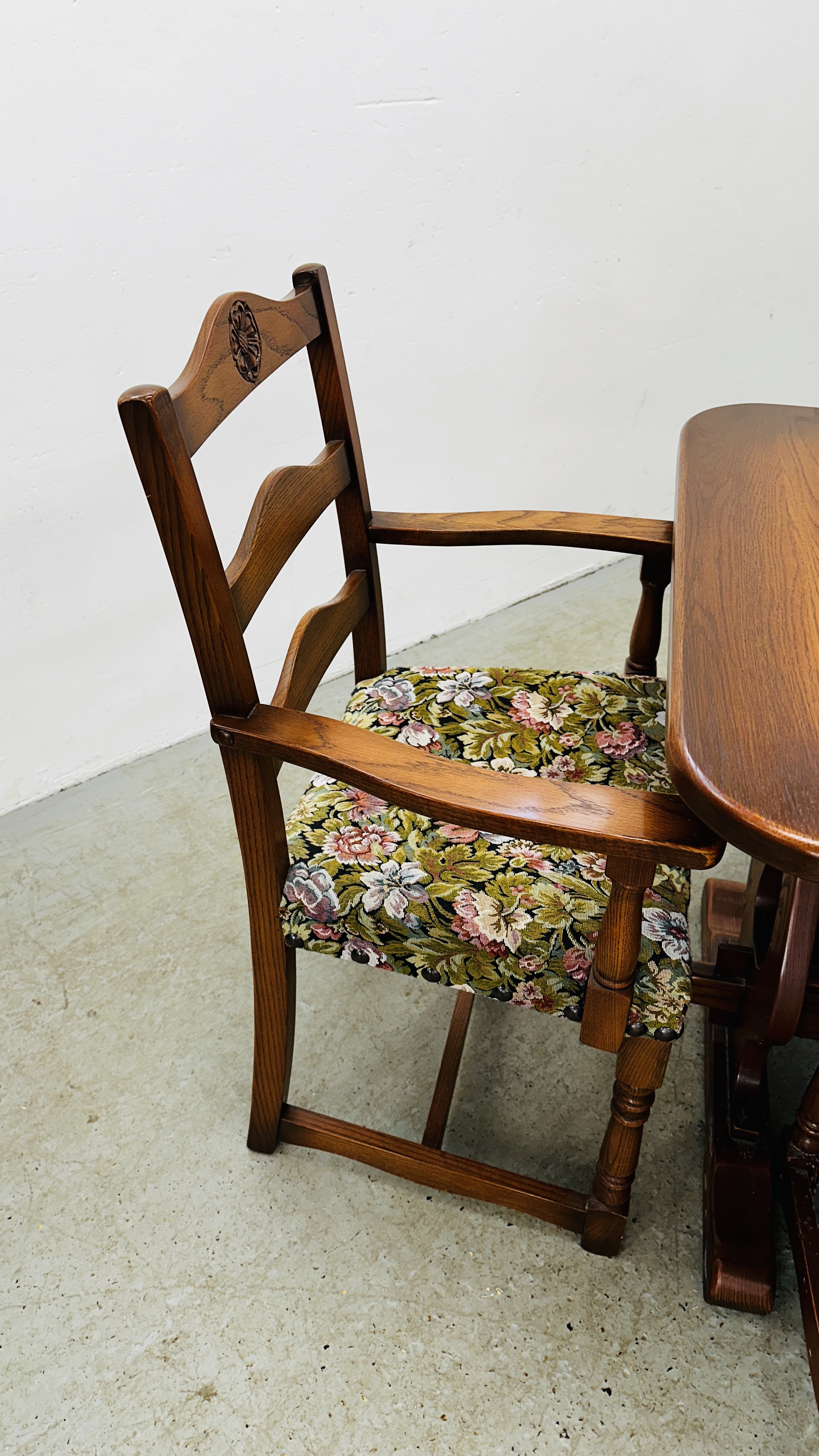 OLD CHARM STYLE EXTENDING DINING TABLE AND SET OF SIX DINING CHAIRS - TABLE 153CM X 84CM (199CM - Bild 7 aus 15