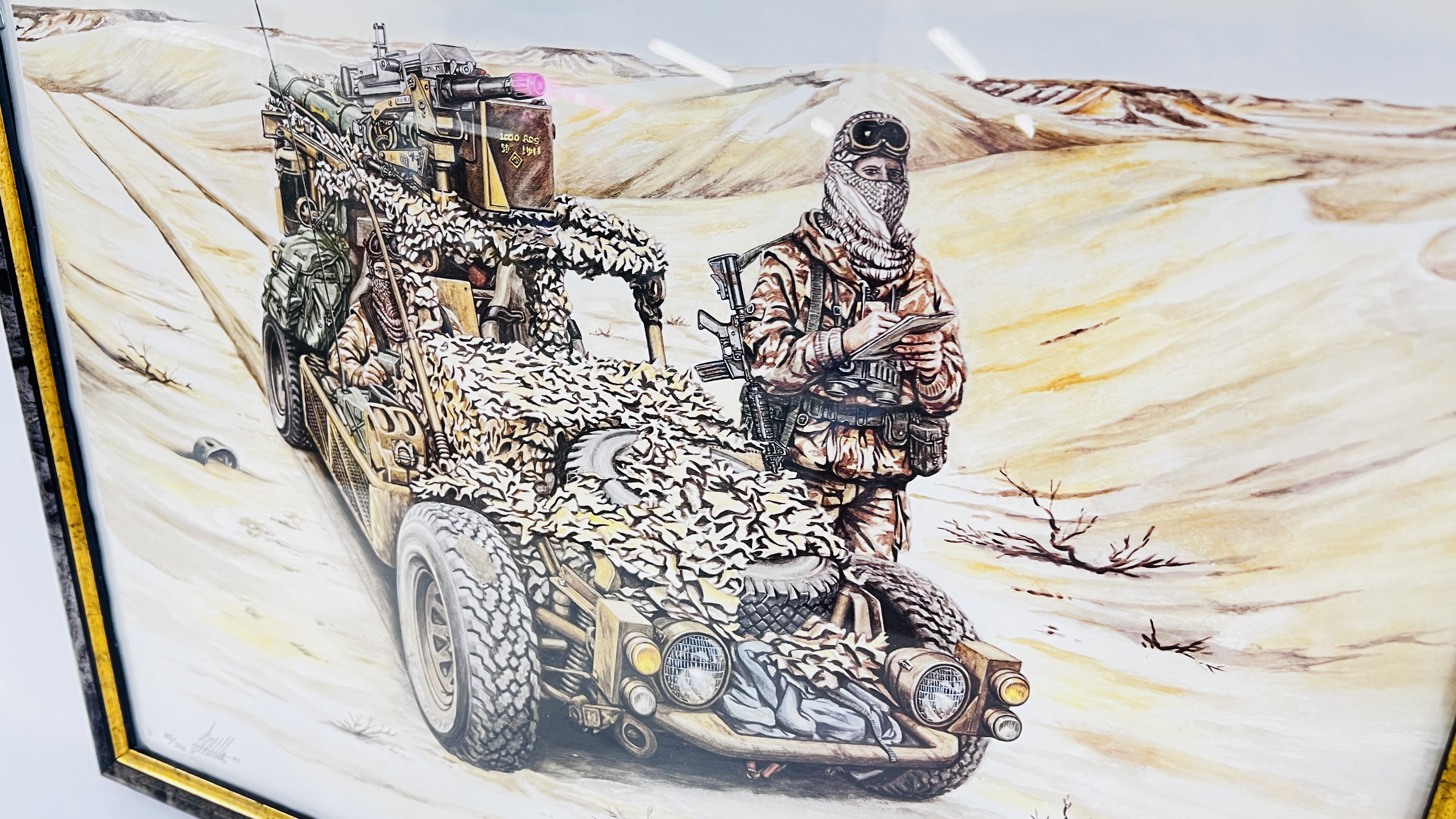 A FRAMED LIMITED EDITION PRINT 85/350 "GULF WAR 1990/91 SAS MOBILE TROOP HUNTING FOR IRAQI SCUD - Bild 3 aus 6