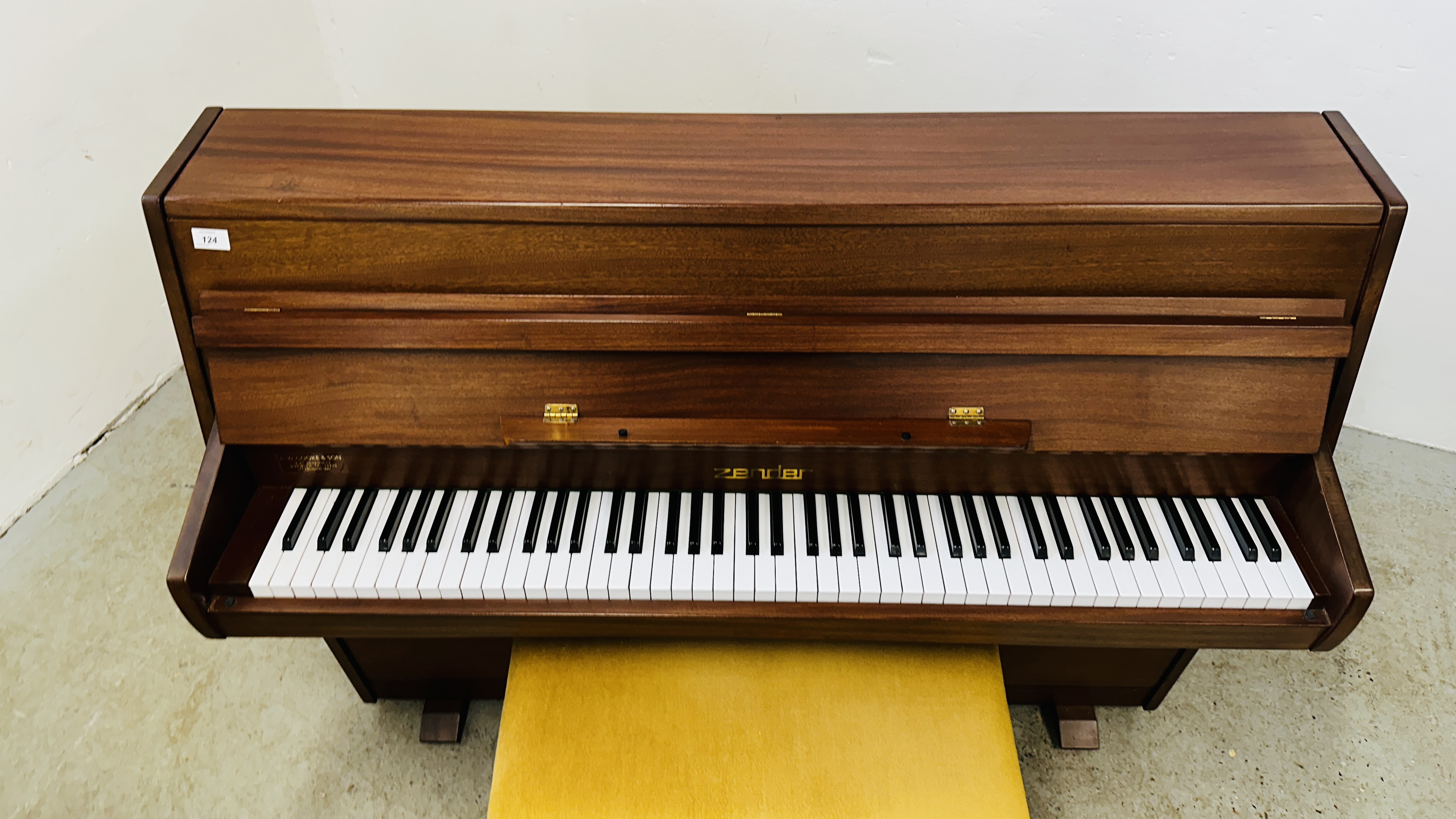 ZENDER MODERN UPRIGHT OVERSTRUNG PIANO, WIDTH 133CM, - Bild 3 aus 15