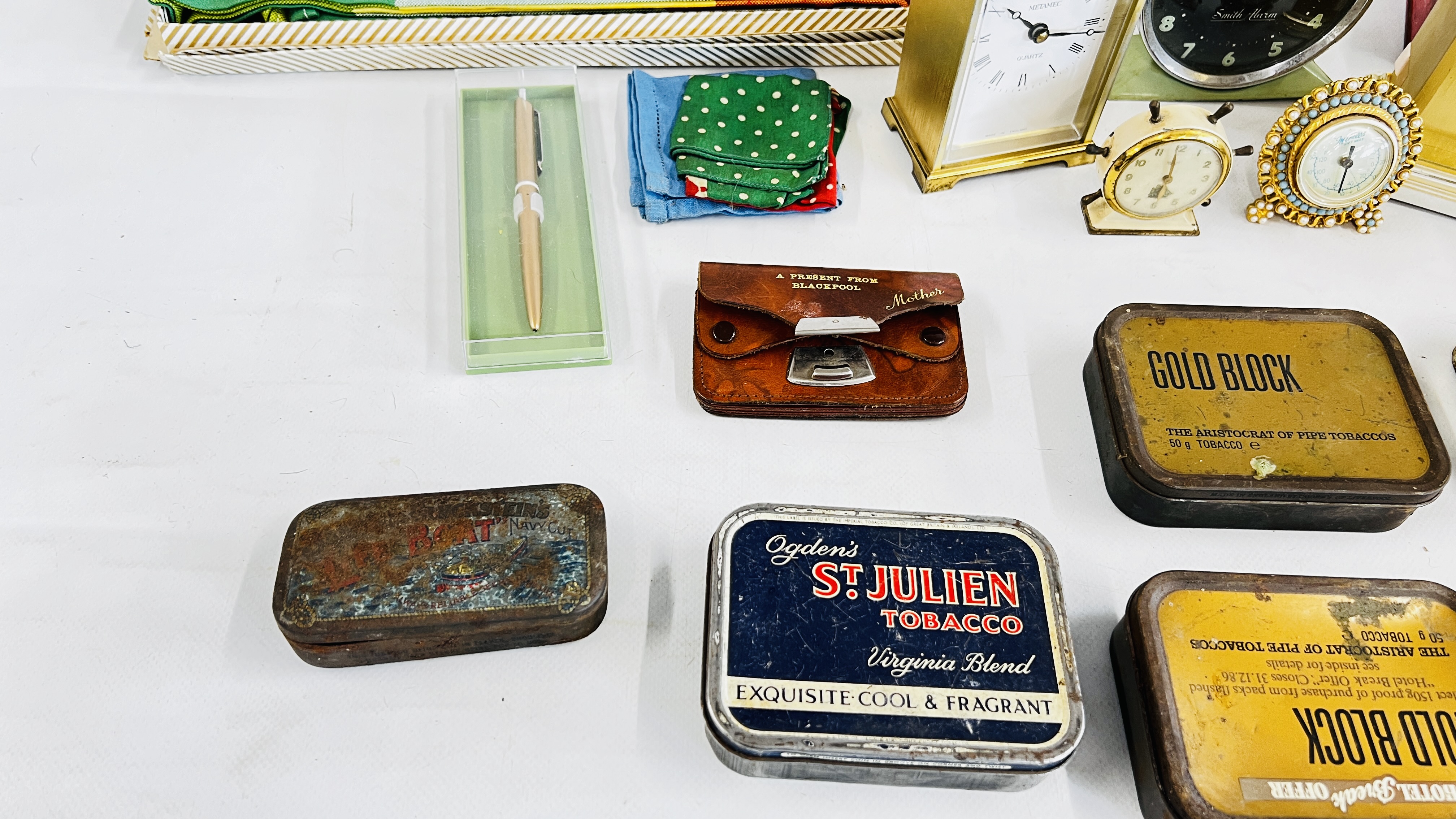 A BOX OF COLLECTIBLES TO INCLUDE ENAMELLED SCALES, - Bild 6 aus 17