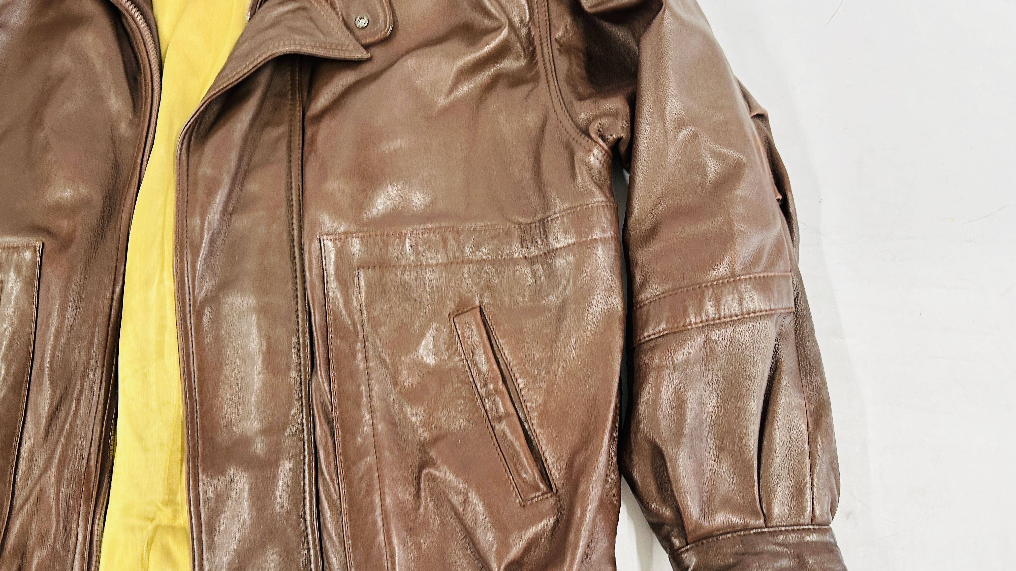 A GENTS BROWN LEATHER JACKET MARKED "SARDAR" SIZE L. - Image 3 of 9