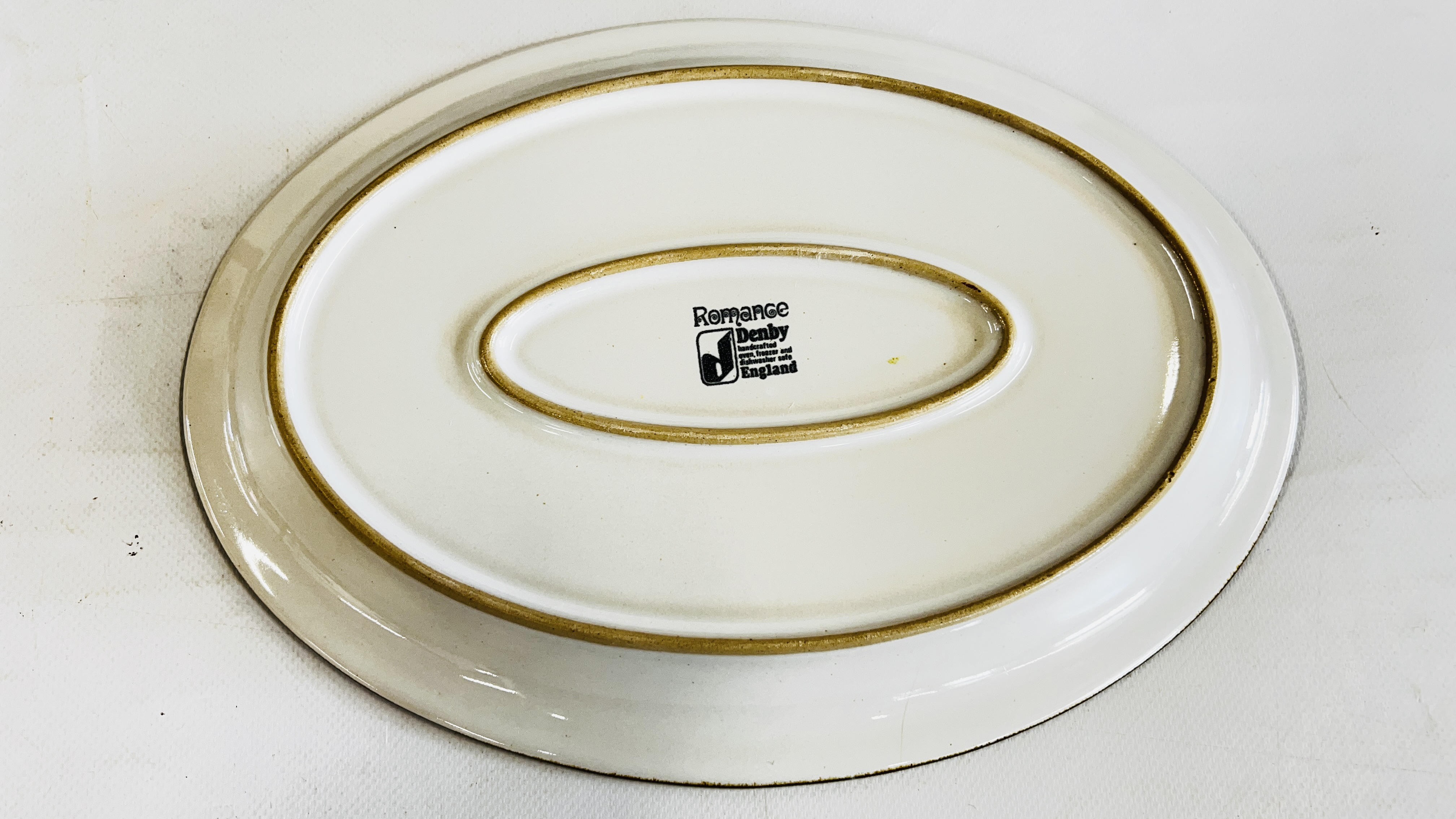 A QUANTITY OF DENBY "ROMANCE" DINNERWARE APPROX 23 PIECES (OVAL PLATE A/F) ALONG WITH A FURTHER 18 - Image 3 of 6
