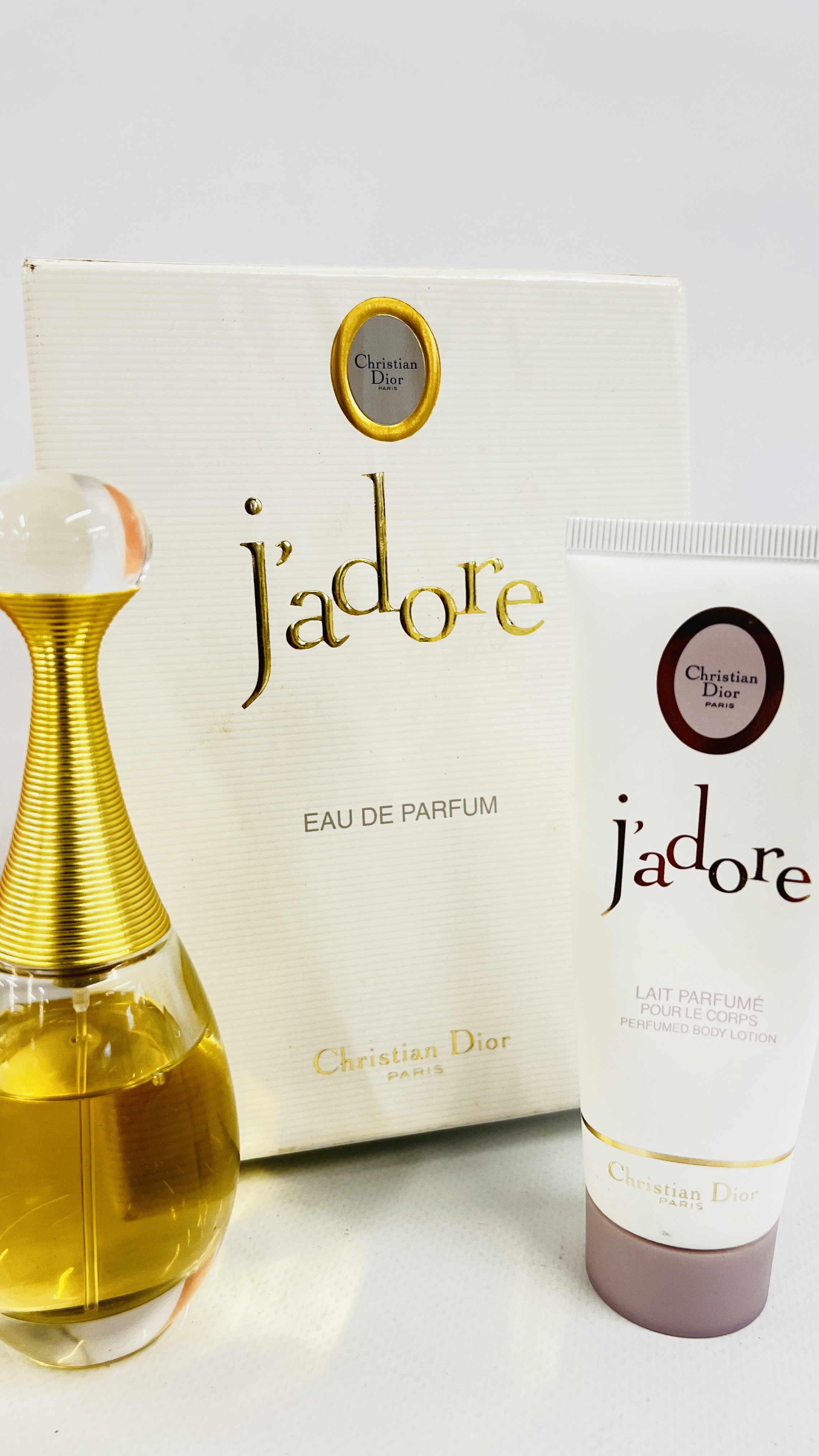 A GROUP OF BOXED PART USED FRAGRANCES TO INCLUDE "CHRISTIAN DIOR" J'ADORE GIFT SET, - Image 5 of 5