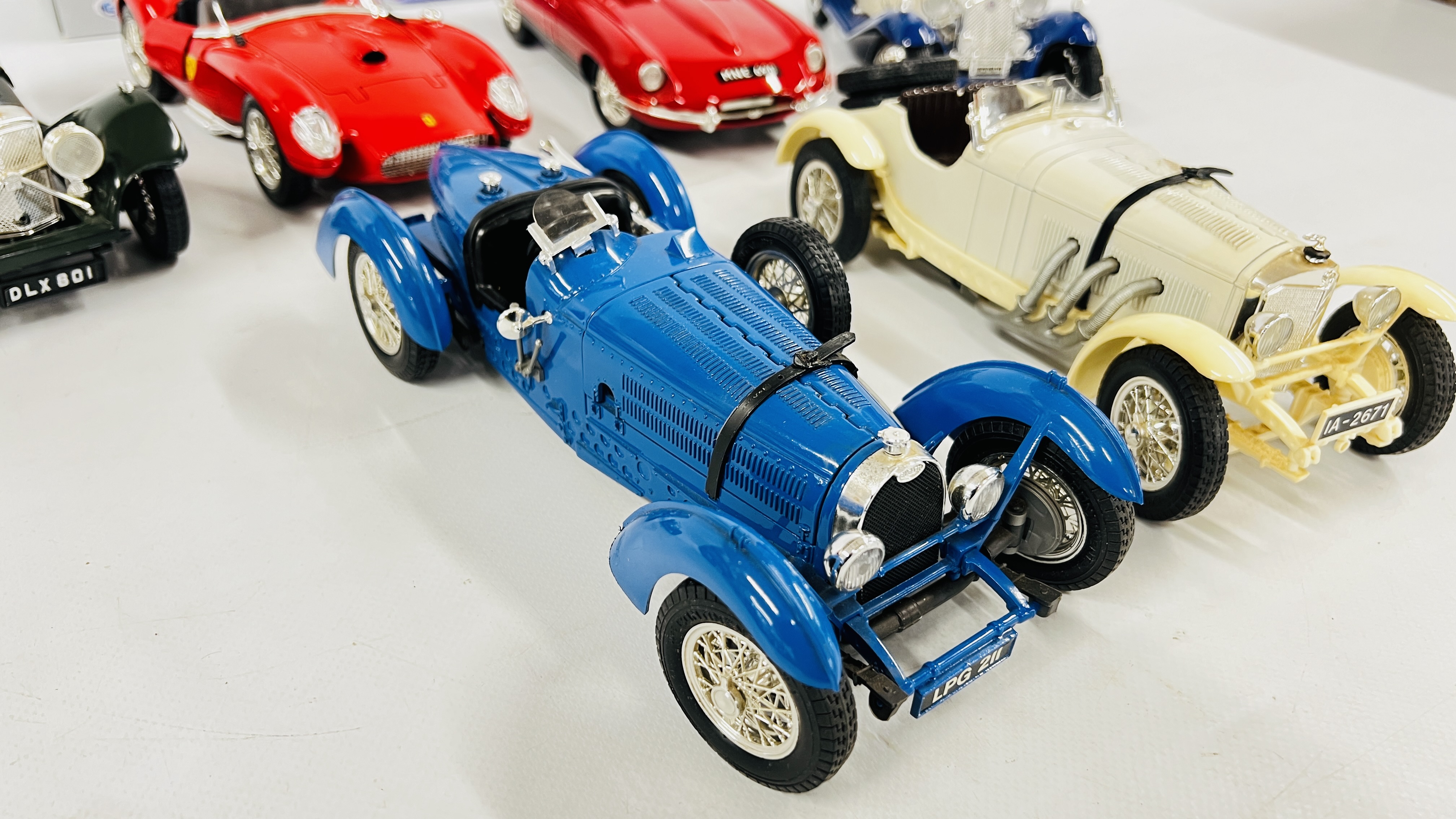 A GROUP OF 4 DIE-CAST BURAGO SALOON CARS AND A BURAGO FERRARI, - Image 2 of 8