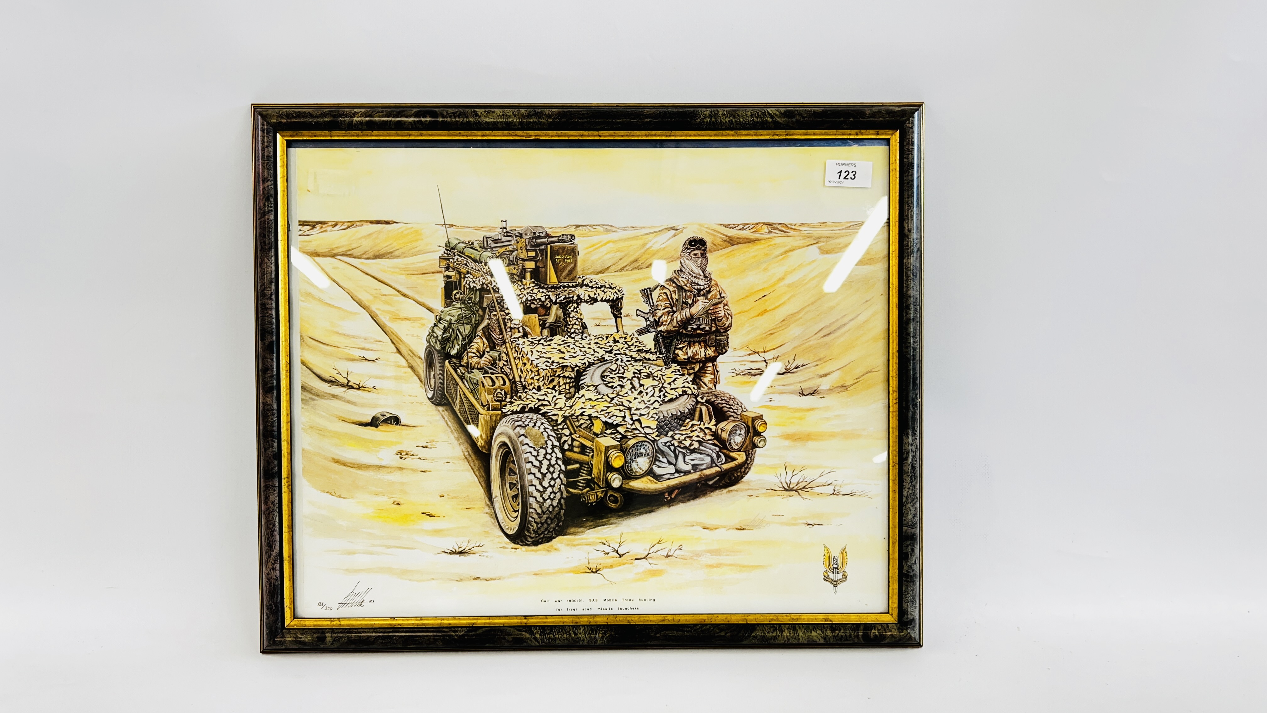 A FRAMED LIMITED EDITION PRINT 85/350 "GULF WAR 1990/91 SAS MOBILE TROOP HUNTING FOR IRAQI SCUD
