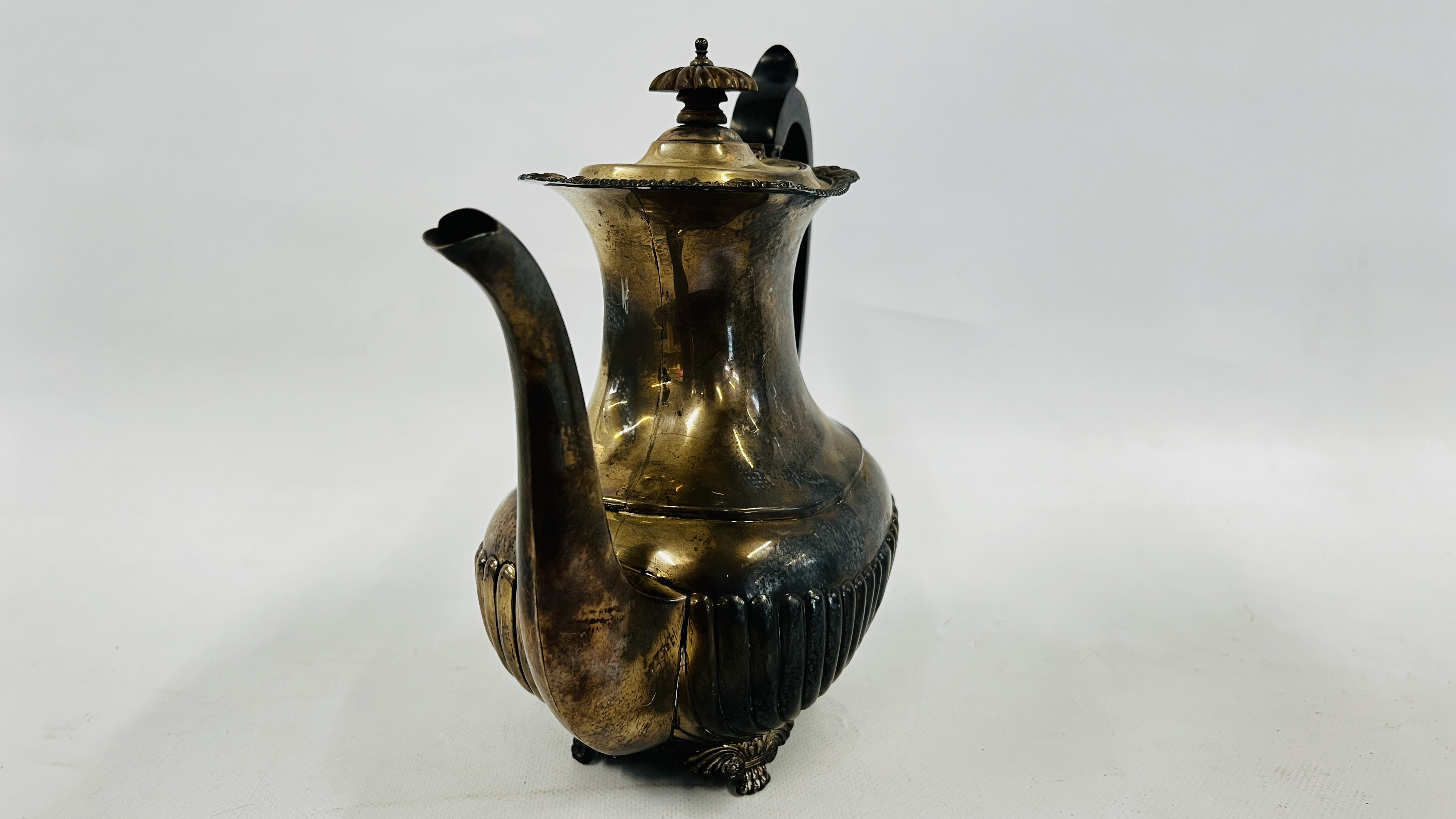 A SILVER COFFEE POT, HAVING AGADROONED BODY, BARNARD & SON, - Image 2 of 9