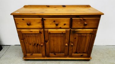 HONEY PINE THREE DRAWER DRESSER BASE WIDTH 117CM DEPTH 44CM HEIGHT 87CM.