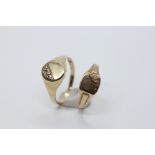 TWO 9CT GOLD SIGNET RINGS.