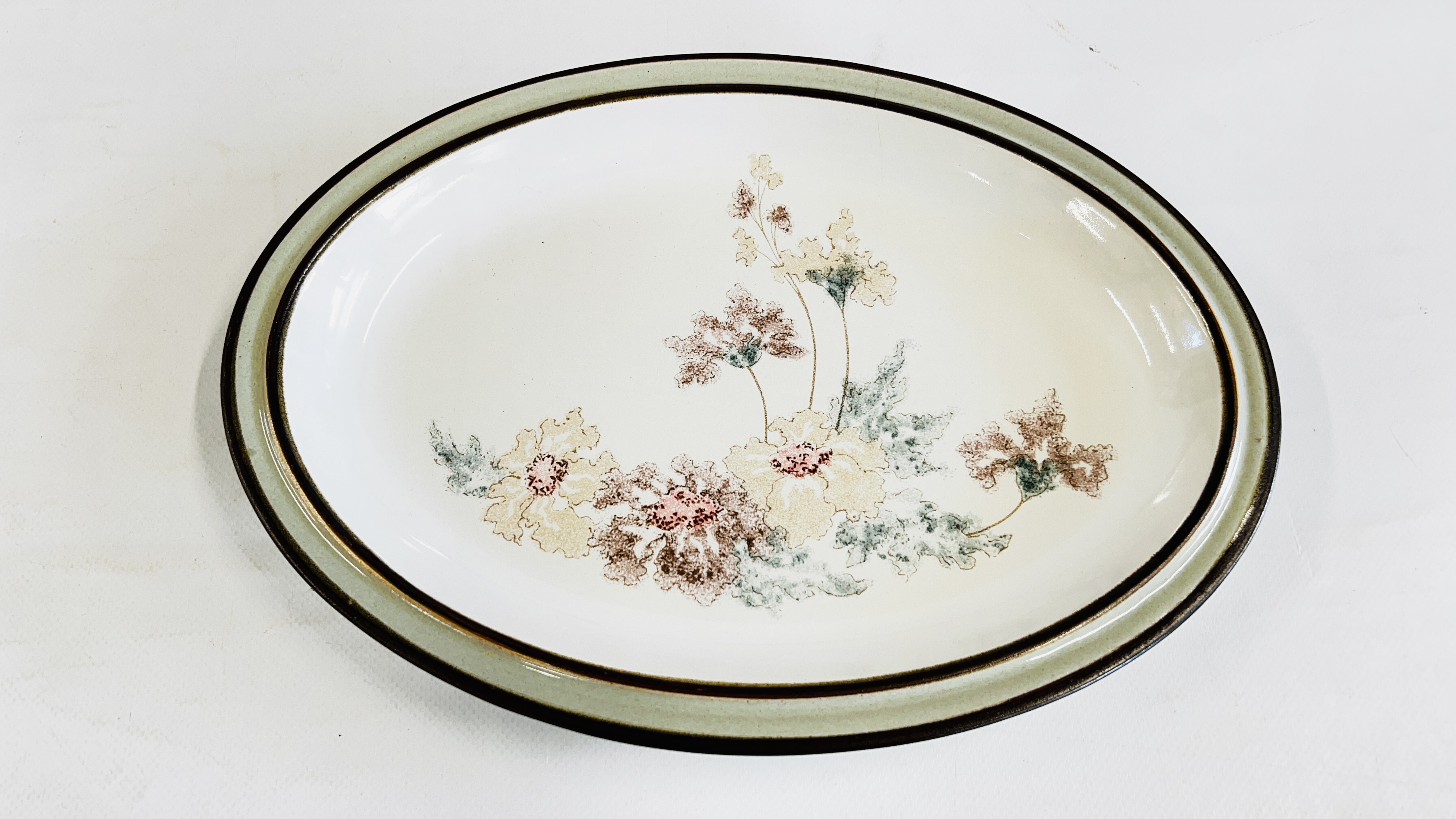A QUANTITY OF DENBY "ROMANCE" DINNERWARE APPROX 23 PIECES (OVAL PLATE A/F) ALONG WITH A FURTHER 18 - Image 2 of 6
