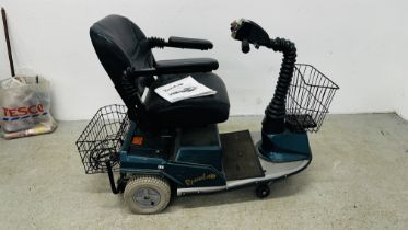 A RASCAL ELECTRIC MOBILITY SCOOTER & OWNER/OPERATIONS MANUAL AND KEY - SOLD FOR SPARES AND REPAIRS.