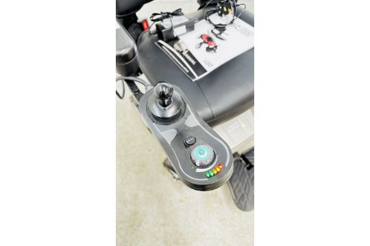 IGO CREST CSS POWERCHAIR COMPLETE WITH CHARGER AND USER MANUAL - SOLD AS SEEN - Image 6 of 14