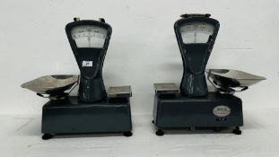 2 X SETS 1970'S LIGHT / HEAVY INSPECTORS SCALES (5lb & 2kg).