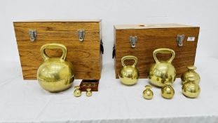 A GRADUATED SET OF SIXTEEN BRASS STANDARD SPHERICAL WEIGHTS ENGRAVED NORTHAMPTONSHIRE COUNTY