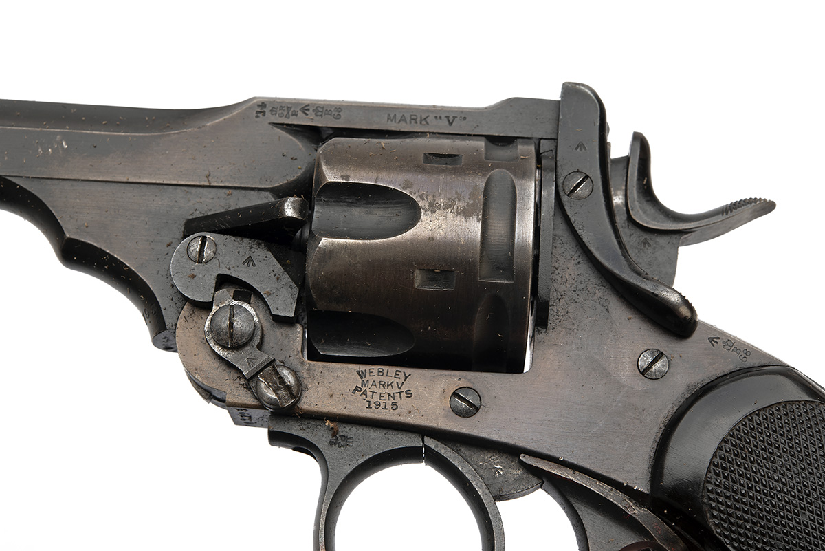 A .455 WEBLEY & SCOTT MKV SERVICE REVOLVER, serial no. 142793, dated for 1915, with blued 4in. - Image 5 of 6