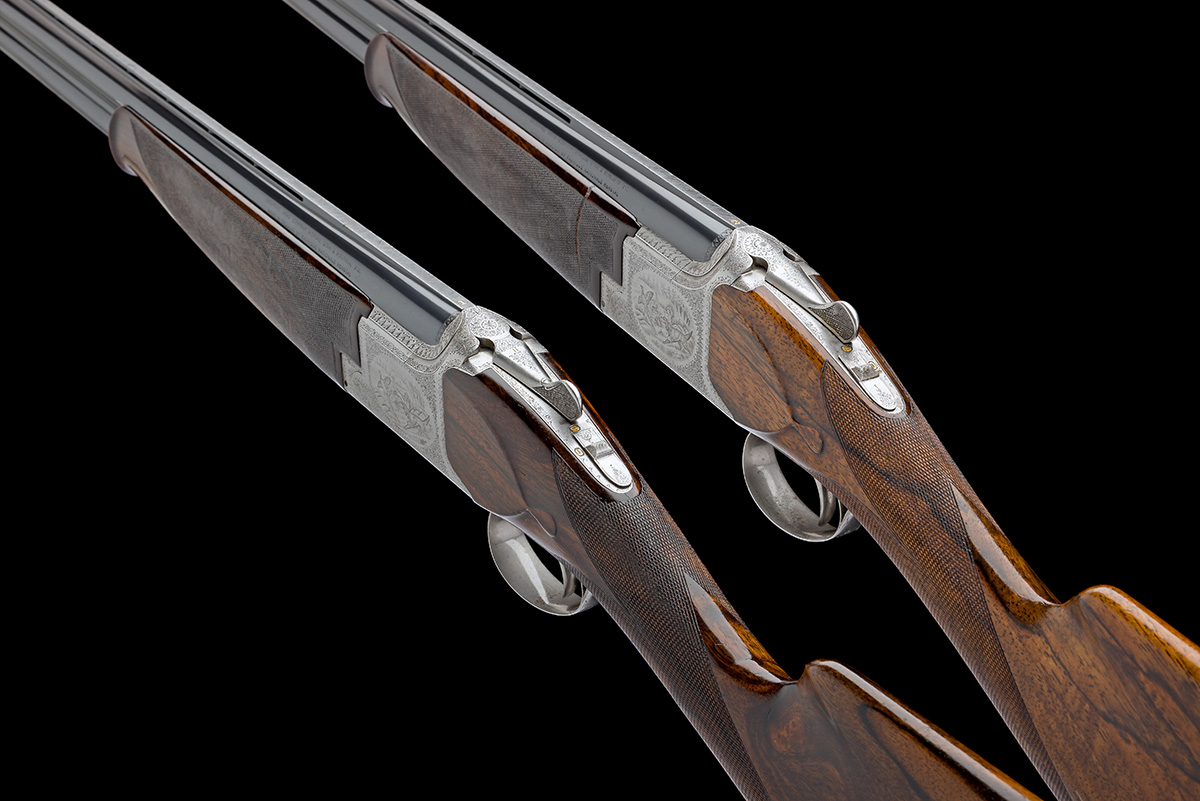BROWNING ARMS COMPANY A PAIR OF BODSON AND PIROTTE-ENGRAVED 12-BORE 'D4' SINGLE-TRIGGER OVER AND - Image 5 of 11