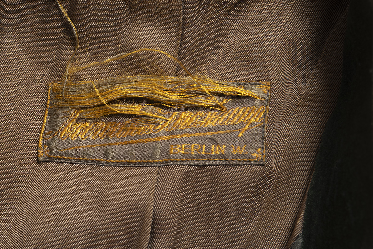 A WORLD WAR TWO GERMAN INFANTRY OFFICER'S PEAKED CAP AND DRESS 'WAFFENROCK' TUNIC, of pre-war - Image 7 of 9