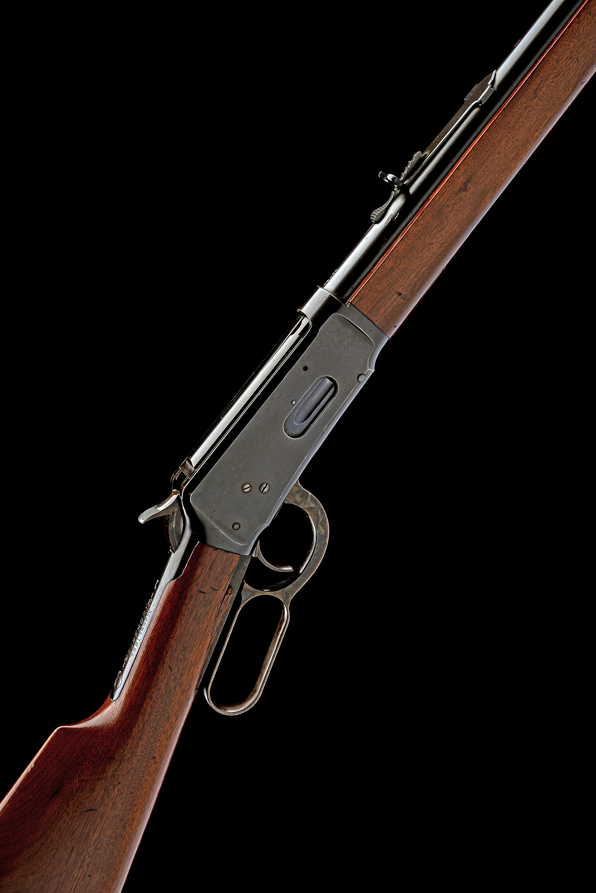 A GOOD .32-40 (W&B) WINCHESTER MODEL 1894 LEVER-ACTION REPEATING SPORTING RIFLE, serial no.