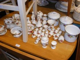 A quantity of Royal Albert Old Country Roses ceram