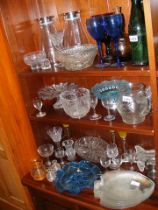 Assorted glass including Arcoroc fish moulded plat