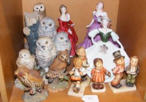 Assorted collectables, including Hummel and Coalpo