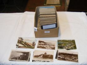 A collection of 450 vintage UK topographical postc