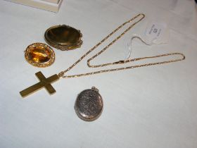 A selection of gold and other jewellery