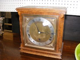 An oak cased mantel clock by Elliott of London - 2