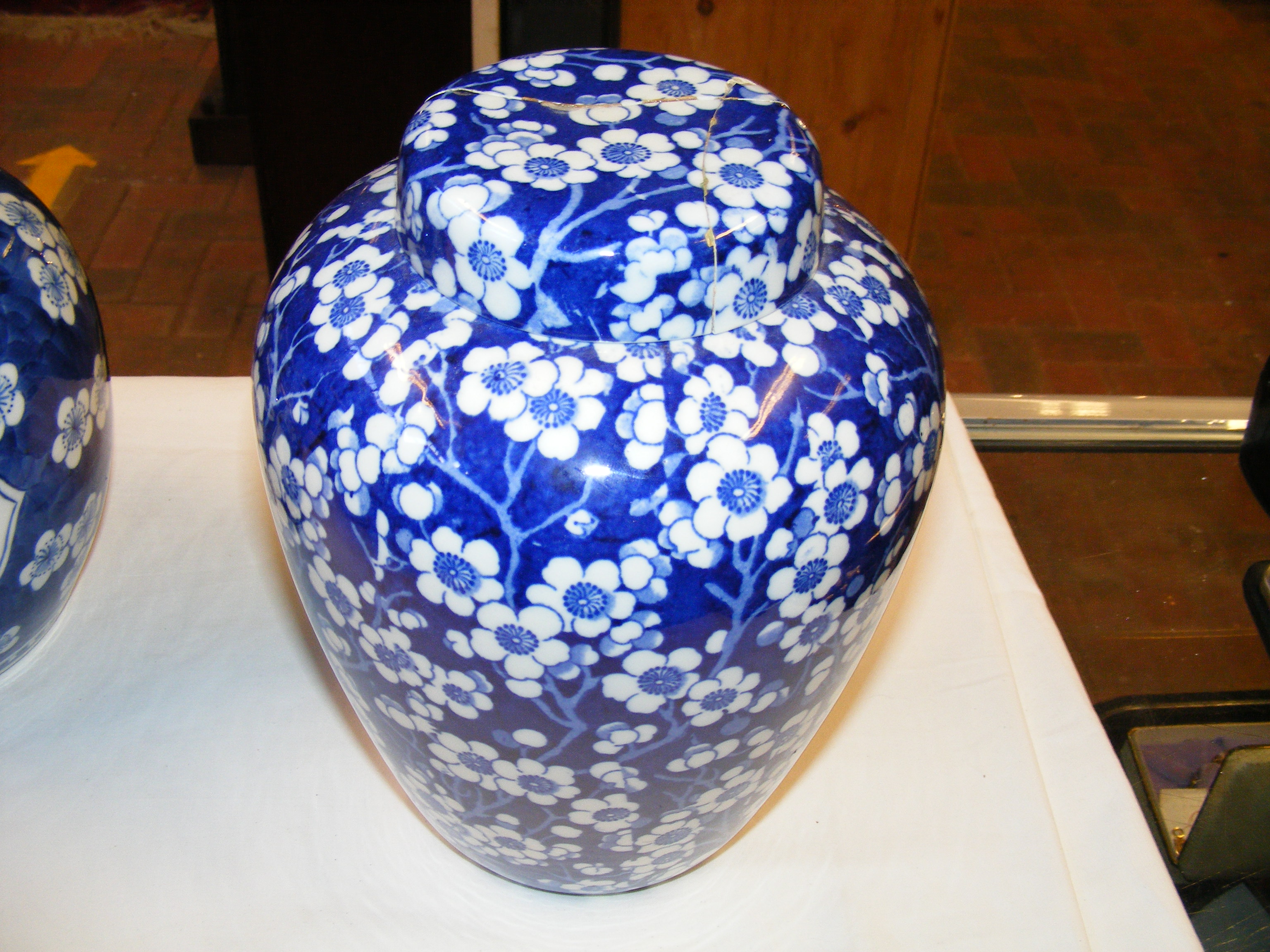 An antique Chinese ginger jar and cover together w - Image 27 of 32