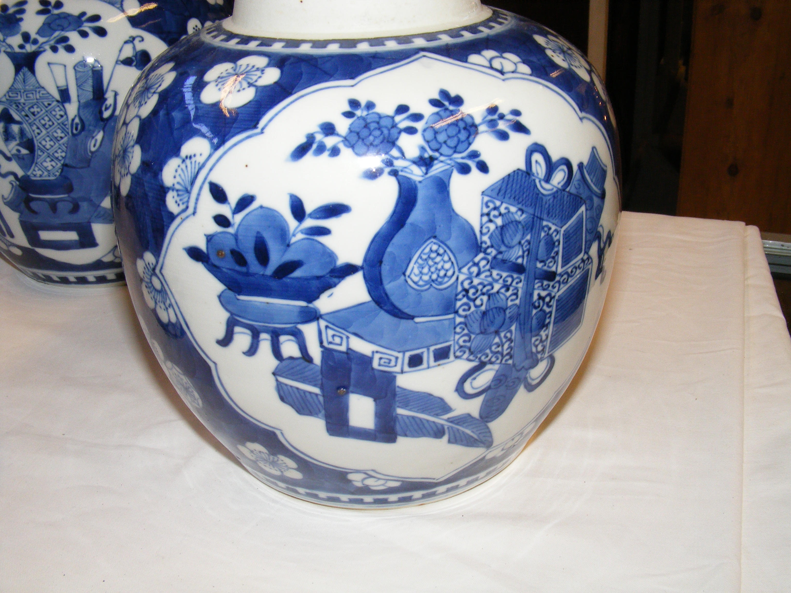 An antique Chinese ginger jar and cover together w - Image 5 of 32