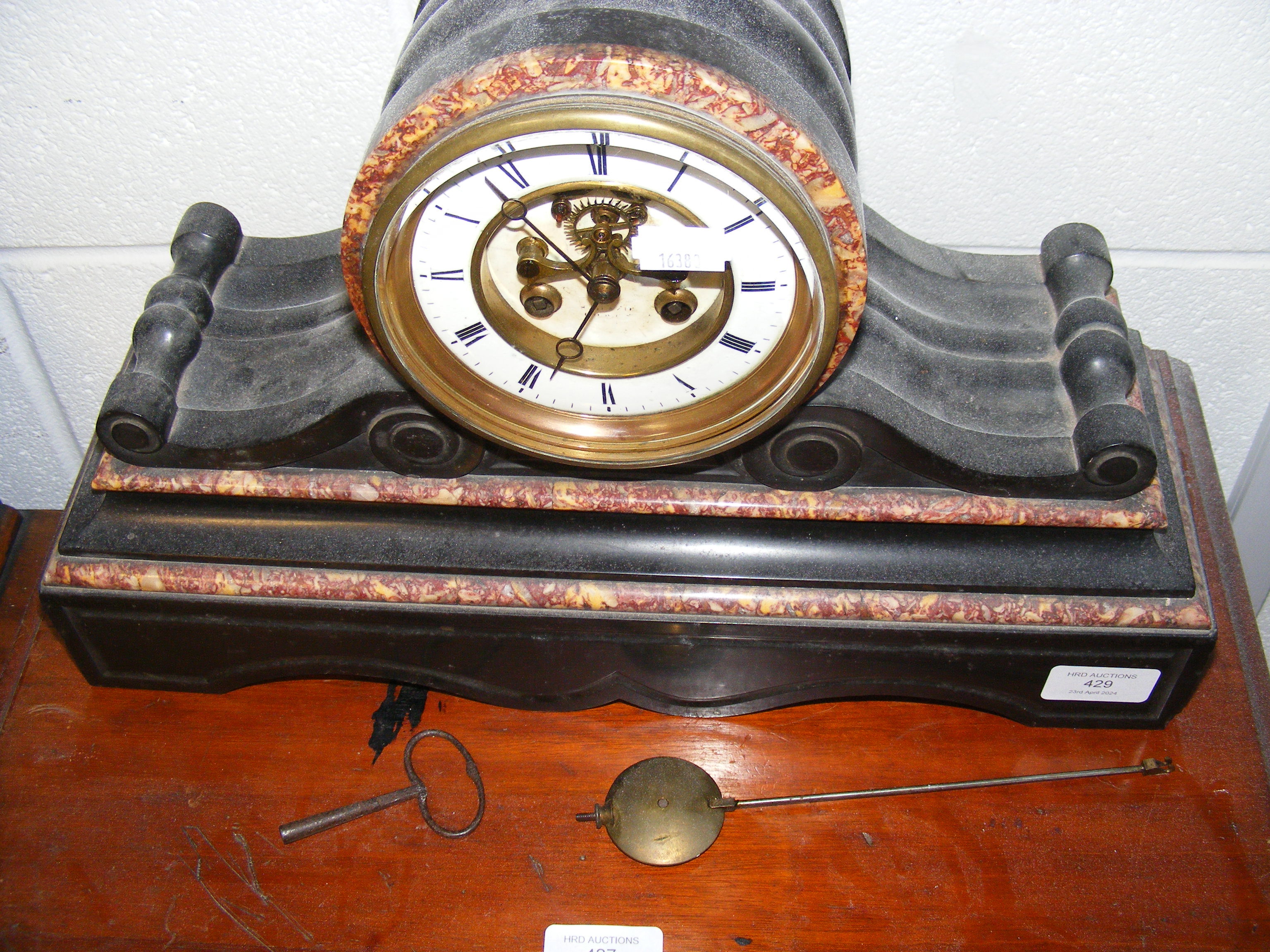 A Victorian slate mantel clock - Image 2 of 4