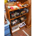 An oak bookcase, comprising four shelves - width 7