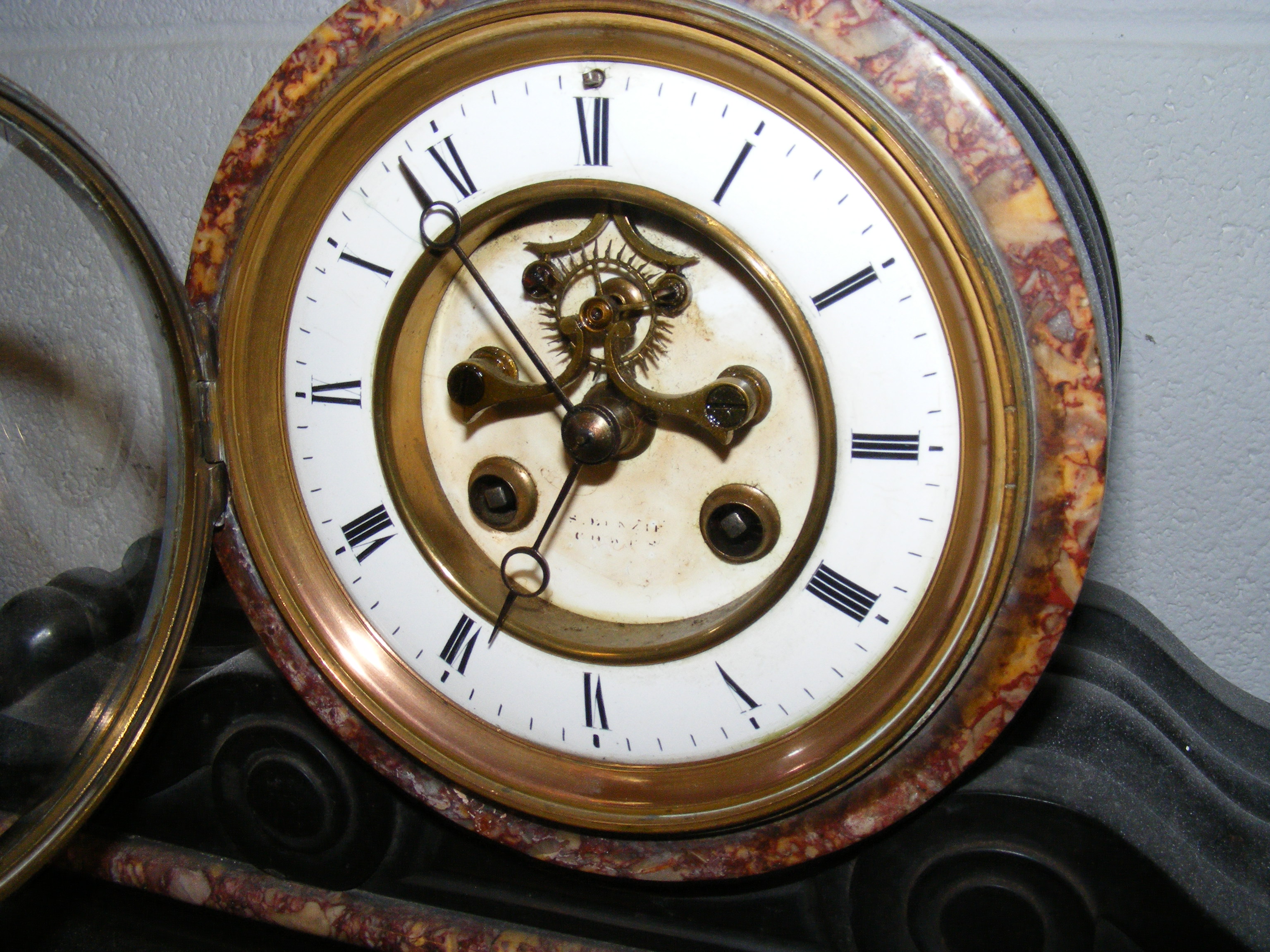 A Victorian slate mantel clock - Image 3 of 4