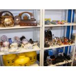 A sundry lot of collectables, including vintage to