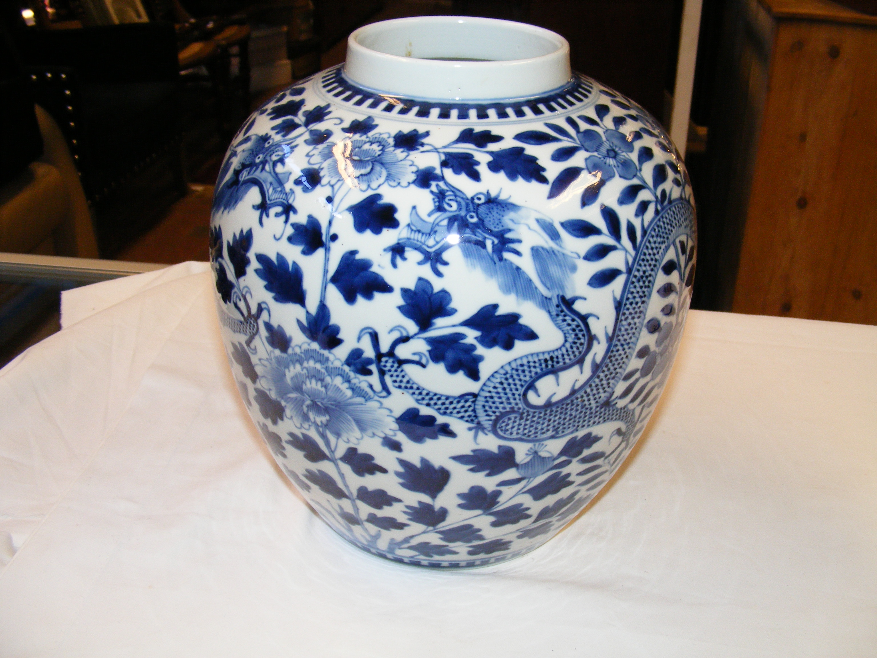 An antique Chinese ginger jar and cover with blue - Image 7 of 11