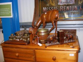 Assorted treen, including carved African animals