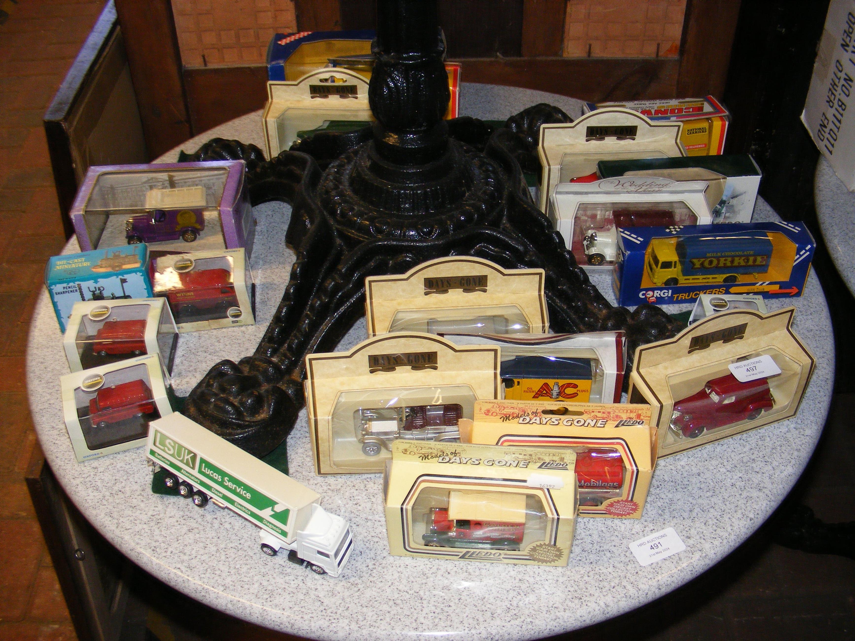 Assorted die cast model vehicles, including Lledo