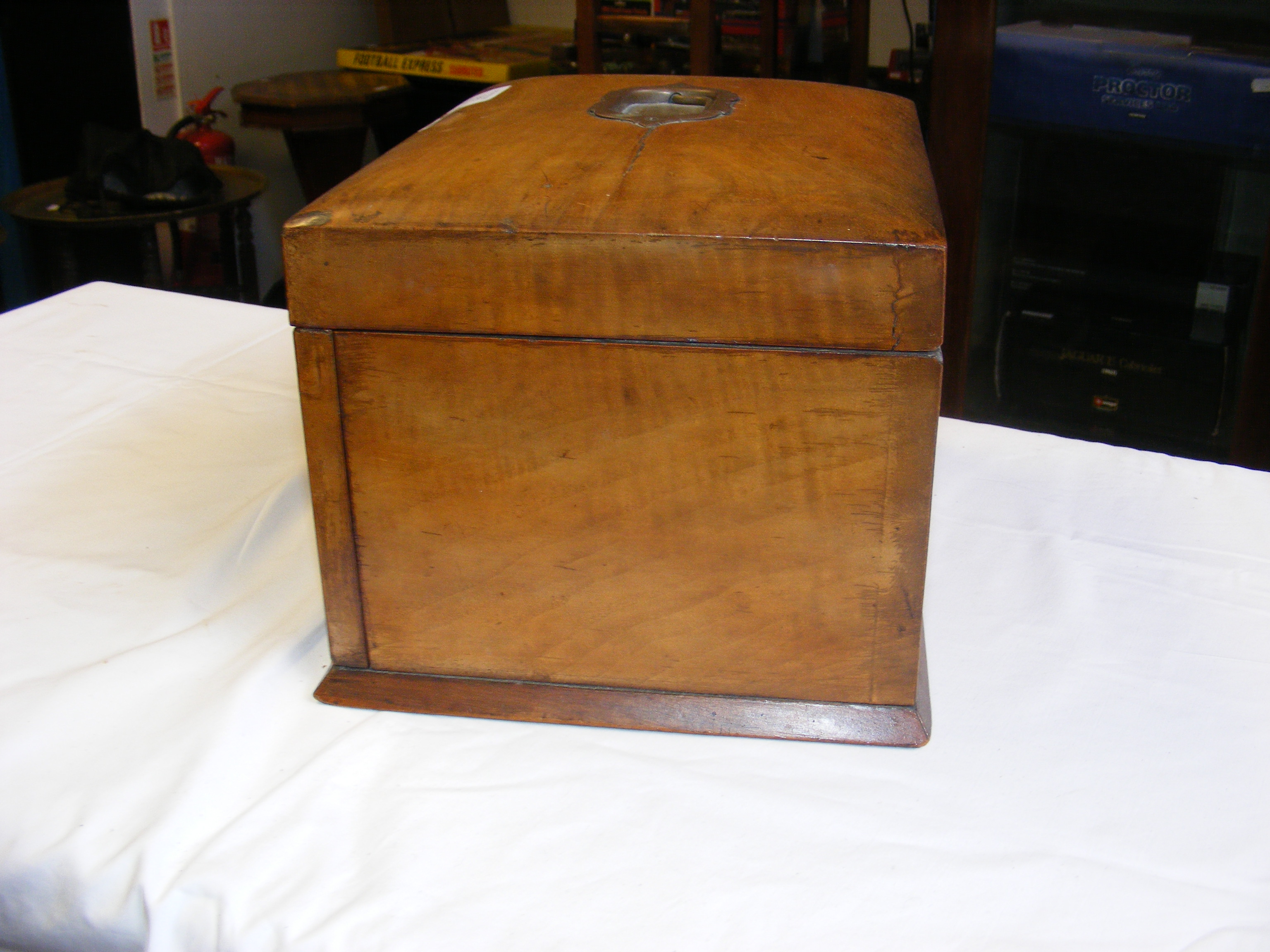 A jewellery box with glass front, together with wr - Image 28 of 36