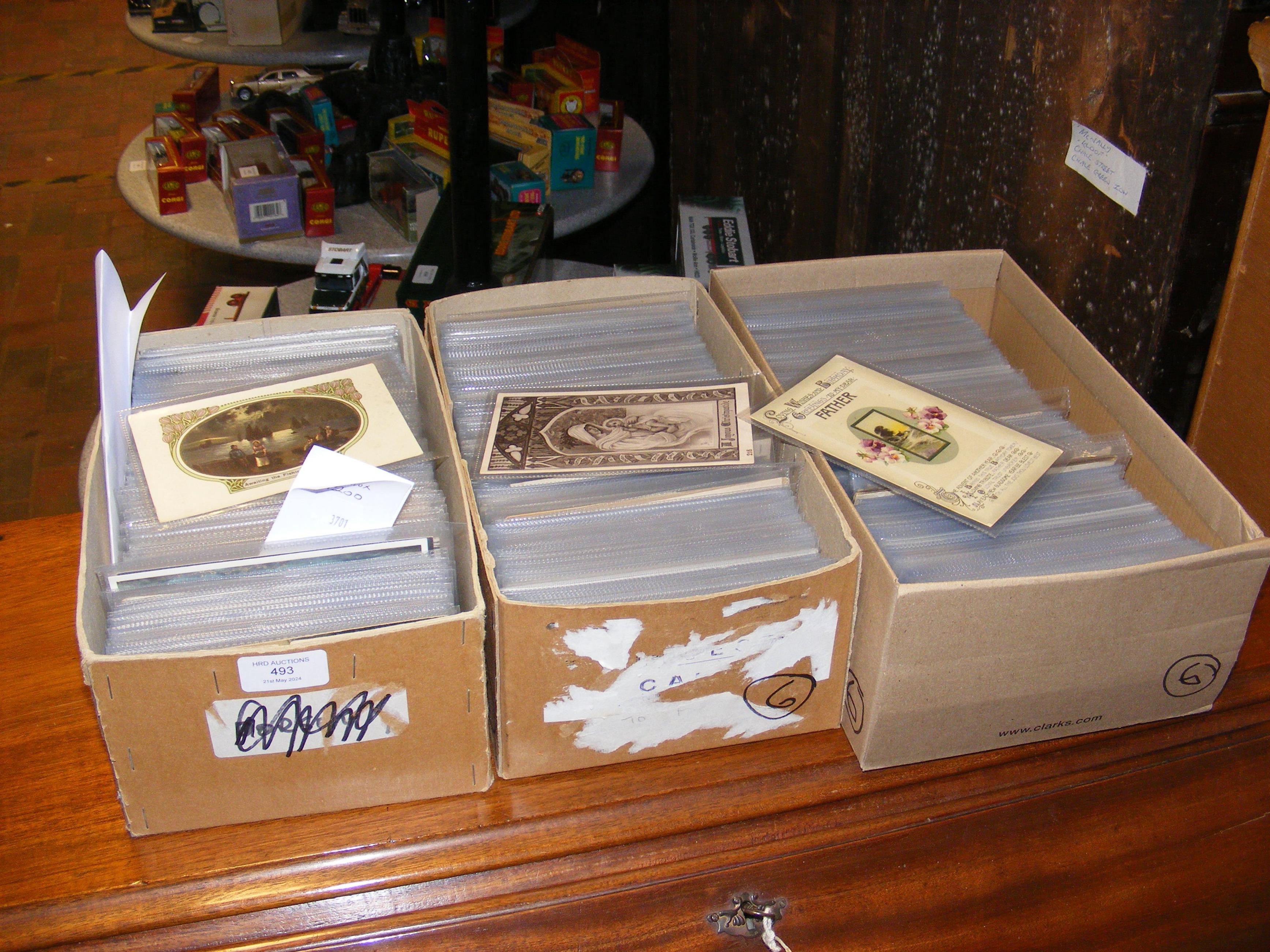 Approx. 1200 vintage postcards