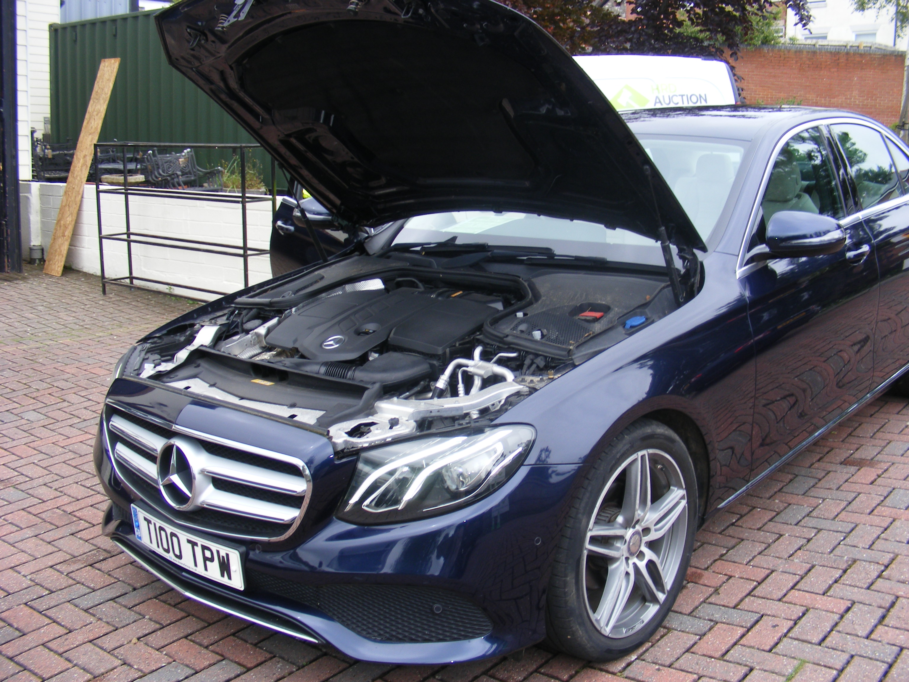 FROM A DECEASED'S ESTATE - Mercedes-Benz E 220 D S - Image 44 of 44