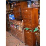 A pair of mahogany bedside chests of drawers - wid
