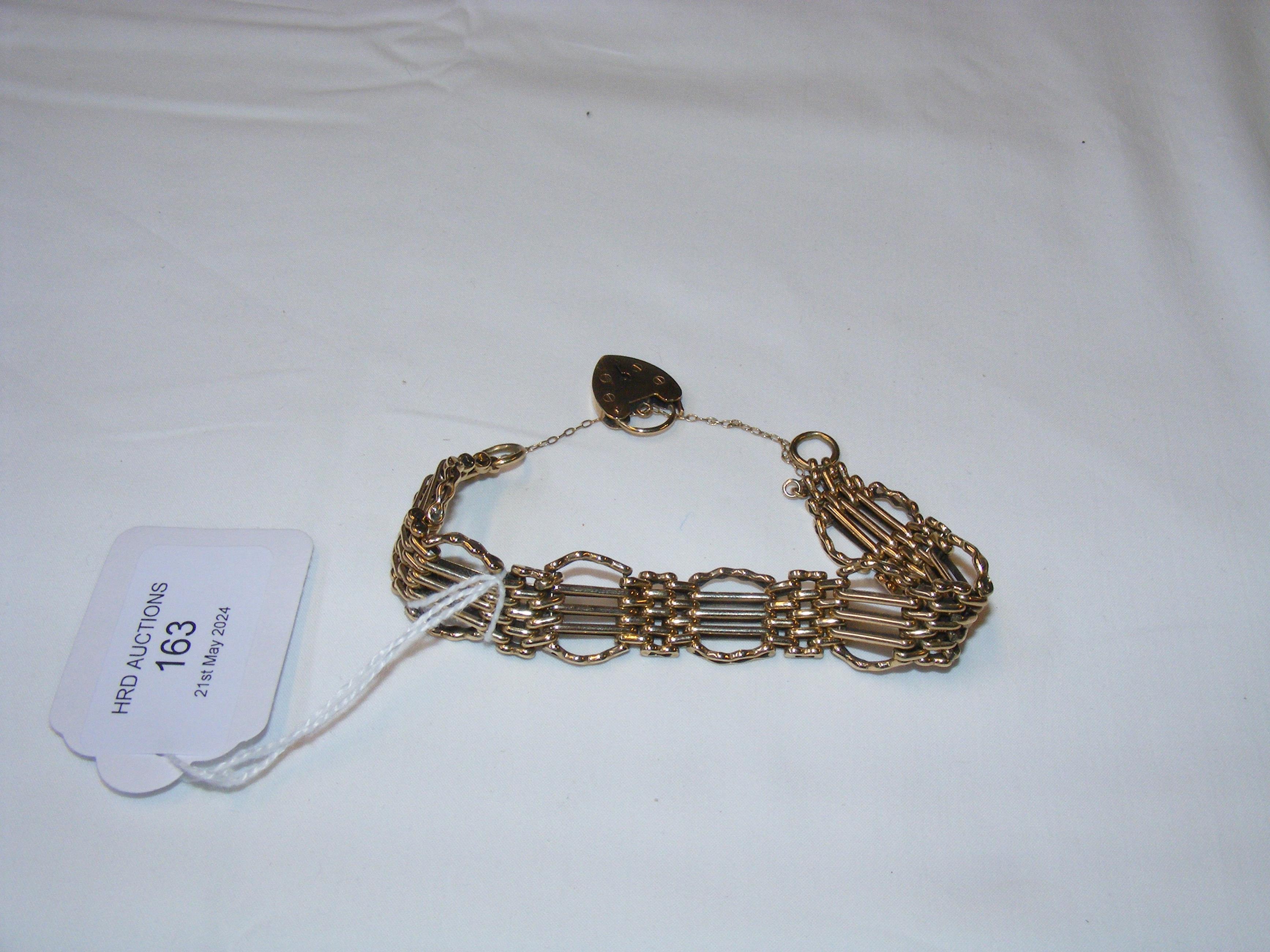 A 9ct gold gate bracelet