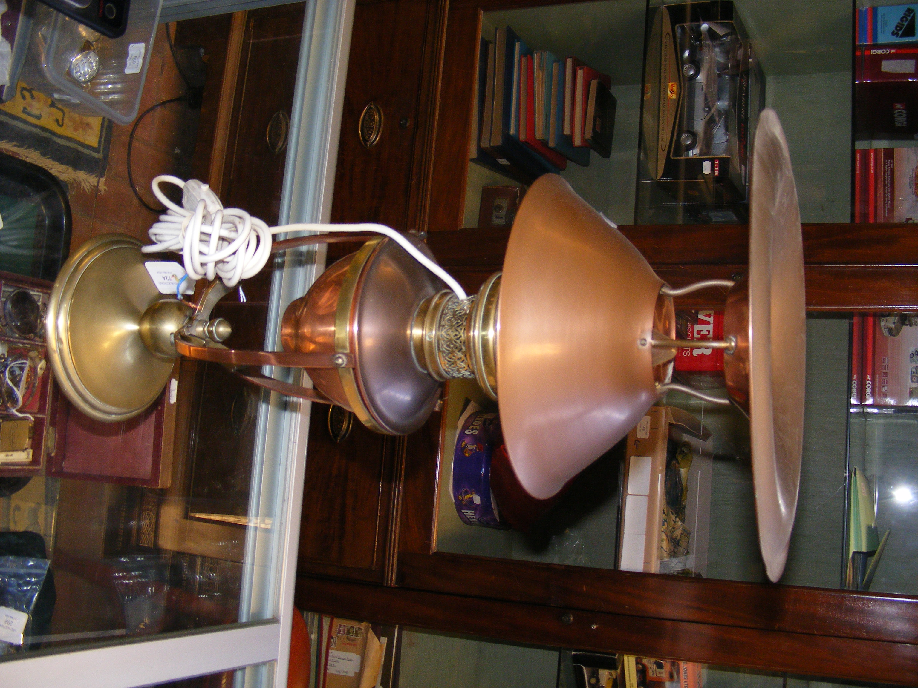 A converted brass and copper lamp, together with a - Bild 4 aus 10