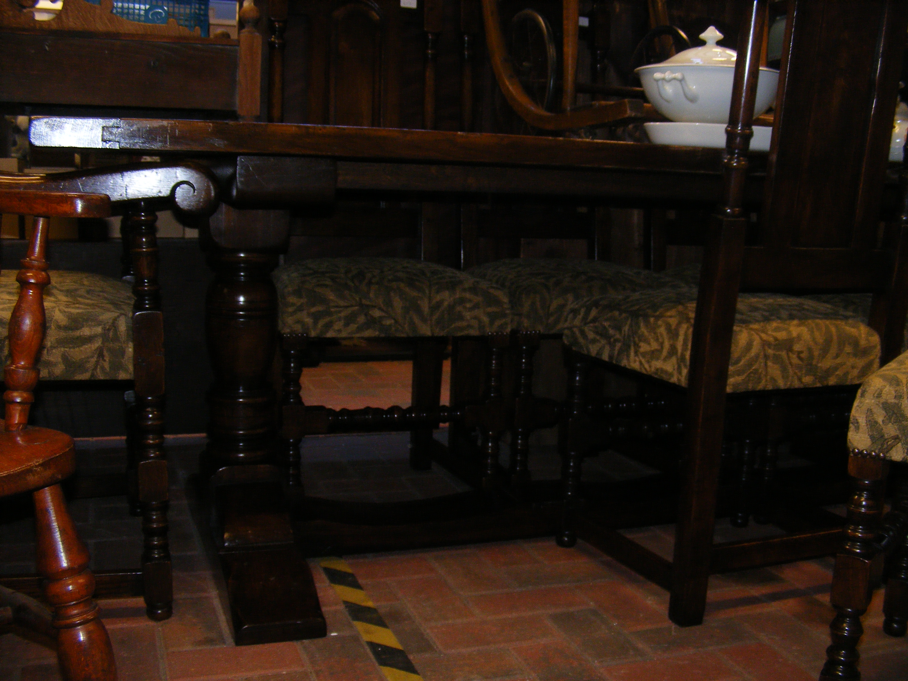 A 229cm long reproduction refectory table with eig - Bild 3 aus 6