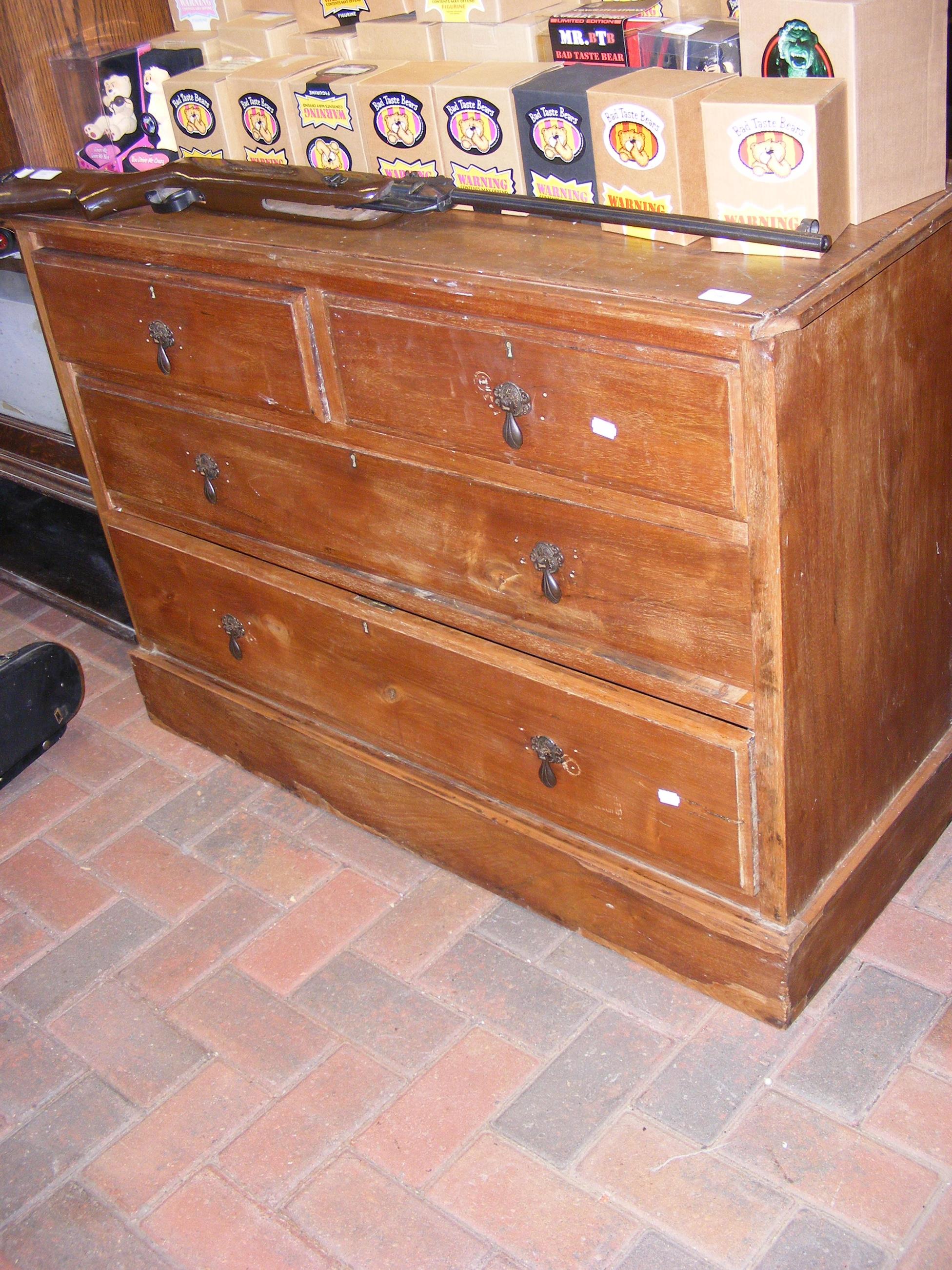 A Victorian chest of two short and two long gradua